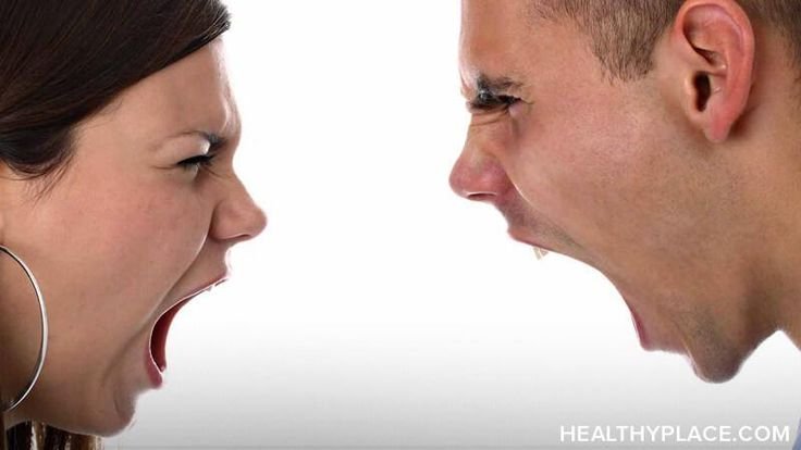 Люди кричат друг на друга