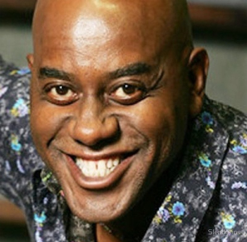 Негр смеется