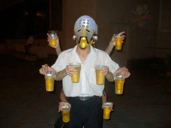 Человек с пивом