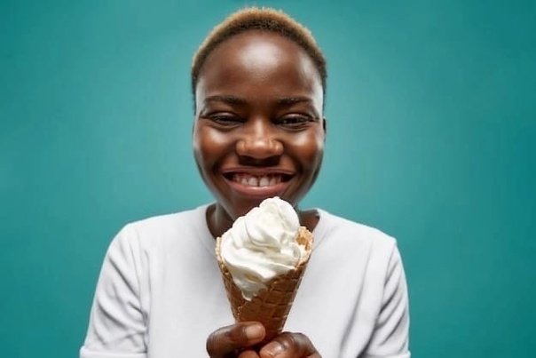 Негр с мороженым
