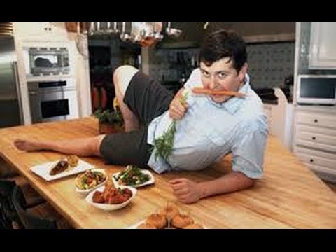 Парень с едой