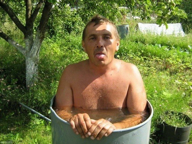 Мужик на даче