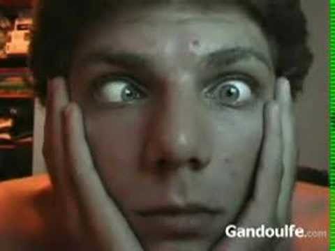 Человек с глазами в разные стороны