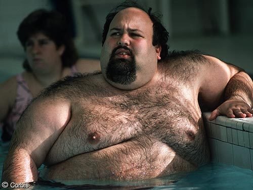 Толстый потный мужчина