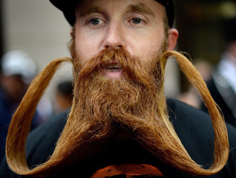 Рыжая борода с усами