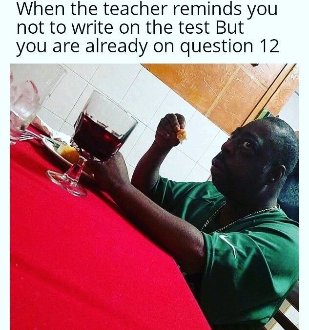 Чернокожий с тапком Мем