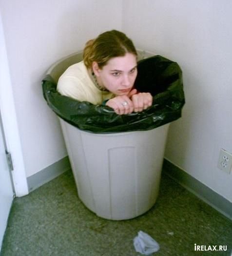 Человек в мусорке