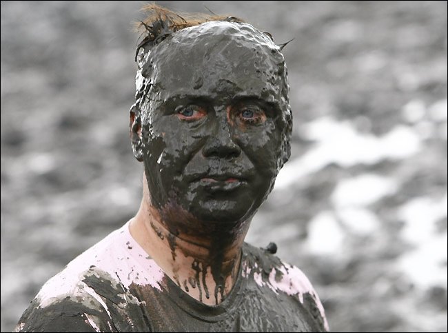 Мужик в грязи