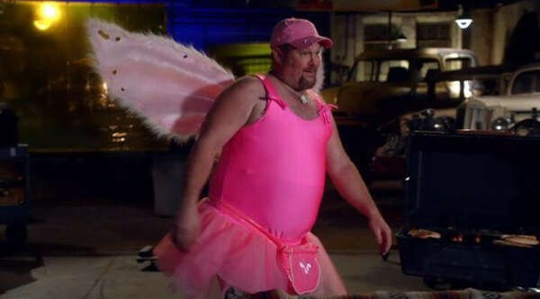 Мужик в розовом