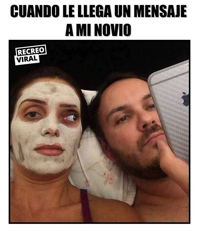 Мужик с телефоном Мем