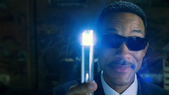 Уилл Смит люди в черном стирает память