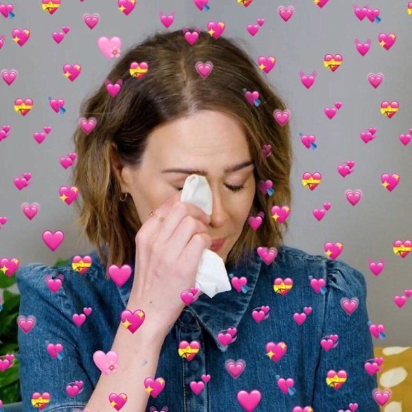 Девушка умиляется