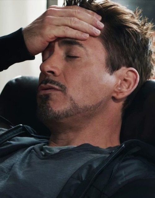 Роберт Дауни фейспалм