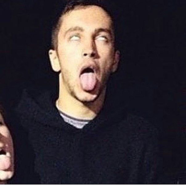 Джозеф Тайлер поёт