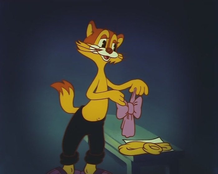 Лиопольдс поднетой футболкой