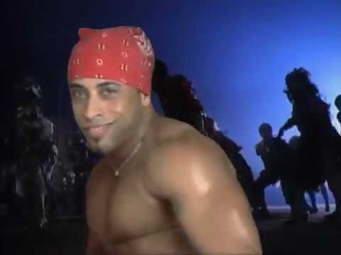 С танцующим мужиком в бандане