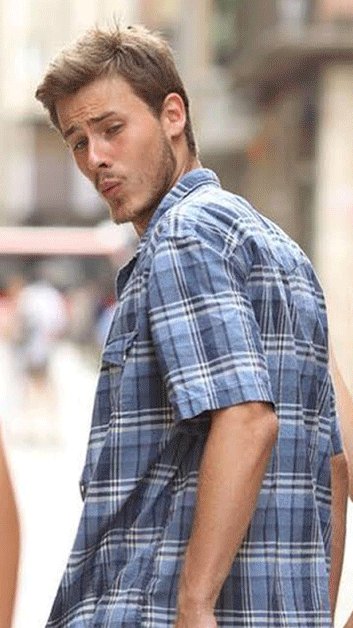 Парень оборачивается