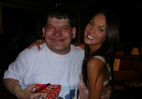 Красивая девушка и некрасивый парень