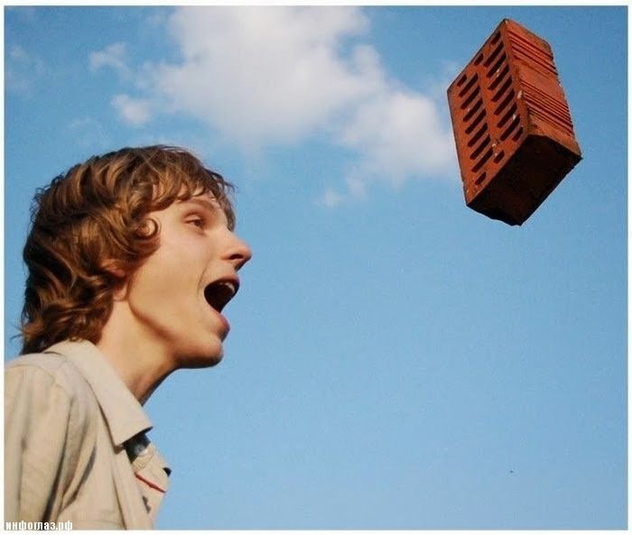 Летящий кирпич