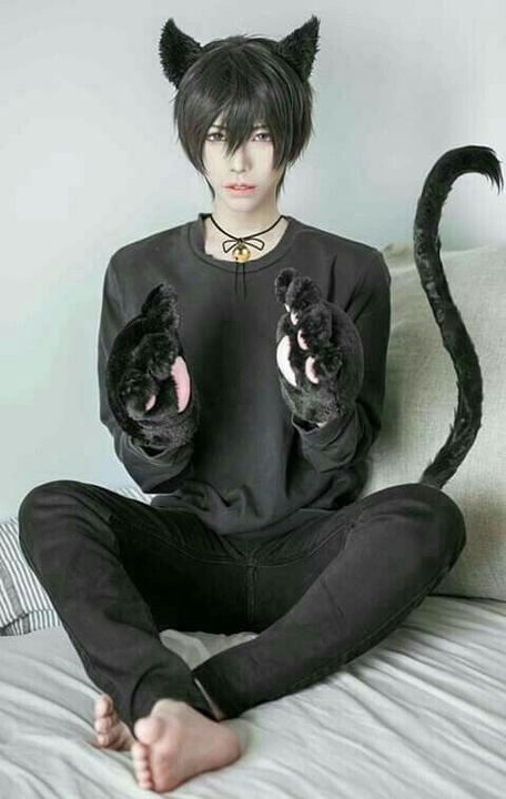 Люди с кошачьиси ушами