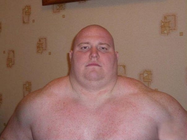 Перекачанный мужик