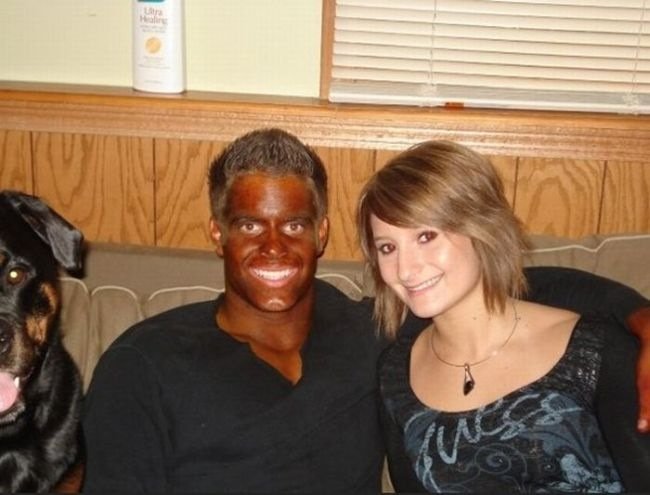 Мужчина с автозагаром