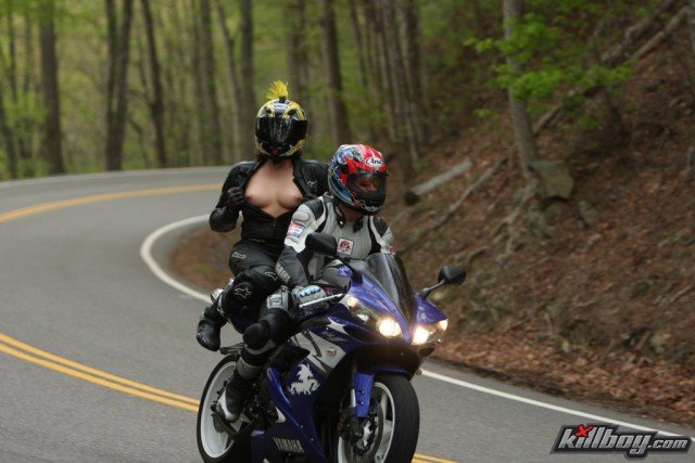 Девушка на мотоцикле