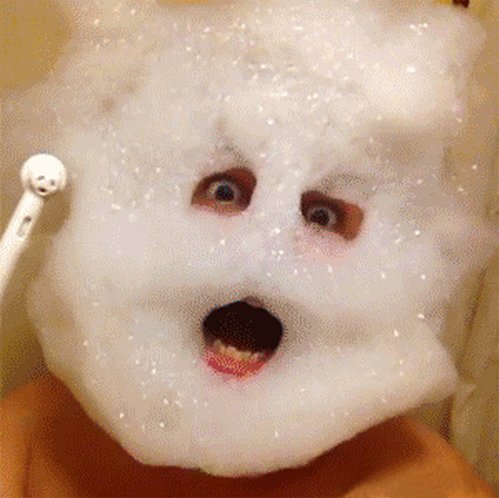 Лицо в пене