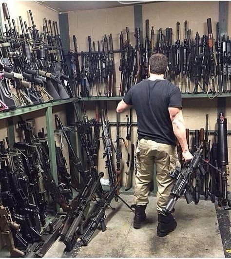 Дэн Билзерян Оружейная комната