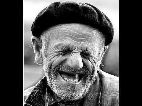 Смеющийся старик