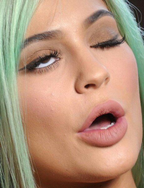 Кайли Дженнер Мем