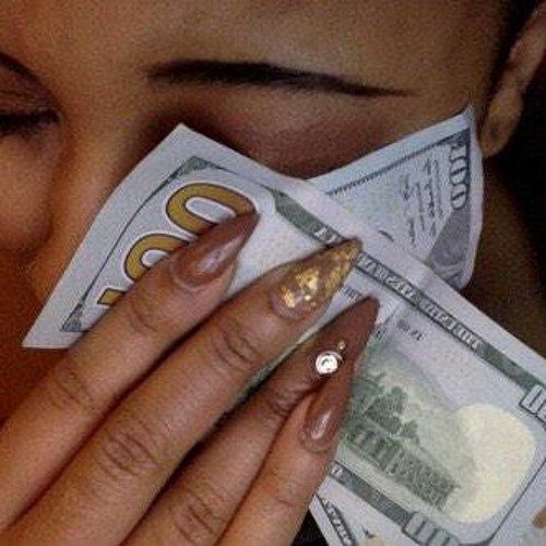 Вытирает деньгами