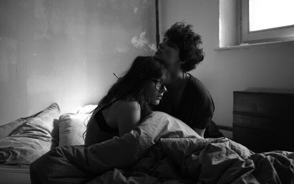 Объятия в постели