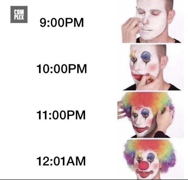 Человек наряжается в клоуна Мем