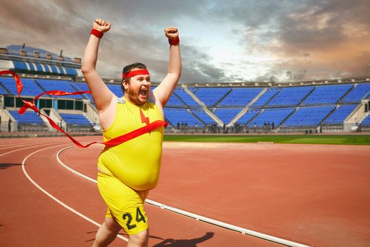 Толстяк бегает