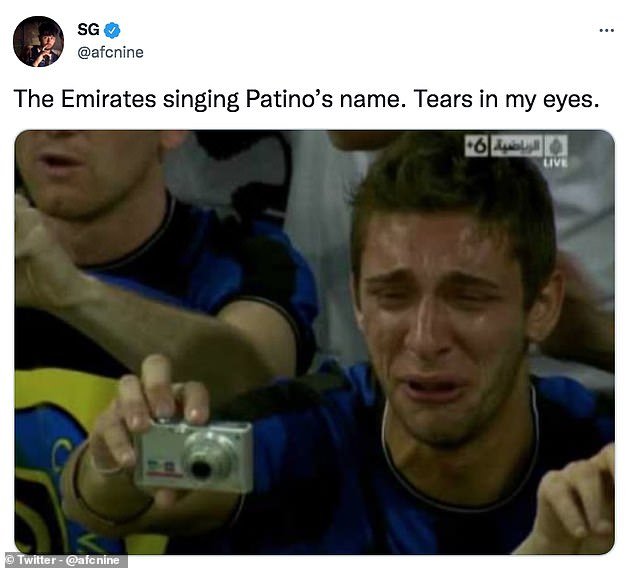 Мужик плачет