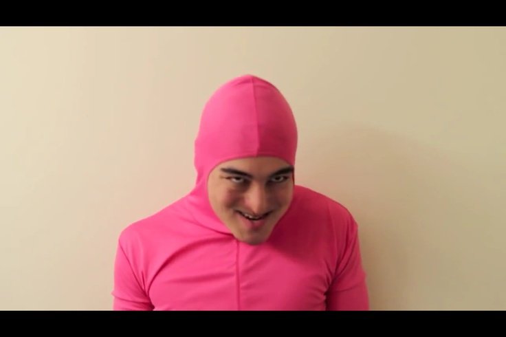 Человек в розовом