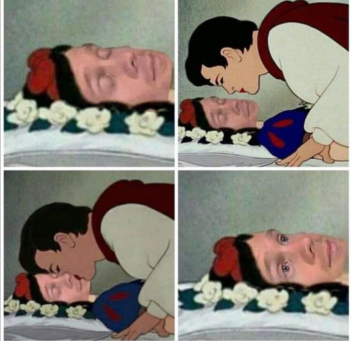 Белоснежка спит поцеловал