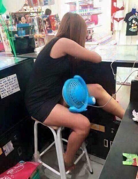 Девушка на работе прикол