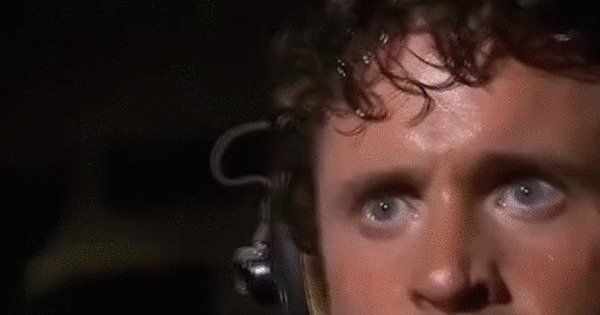 Чувак потеет