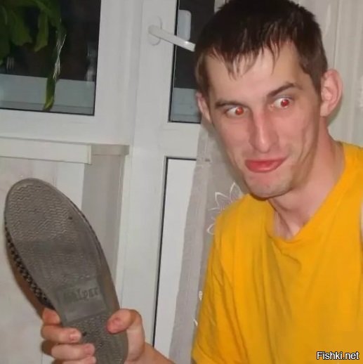 Человек тапок