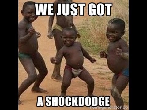 Негр танцует