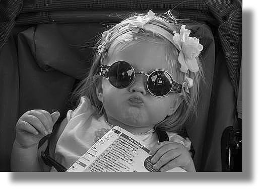 Смешные маленькие девочки