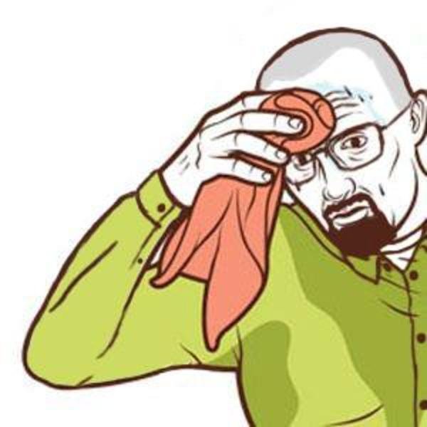 Смахивает пот со лба