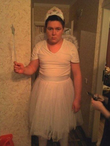 Парень в костюме феи