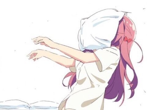 Аниме девочка с подушкой