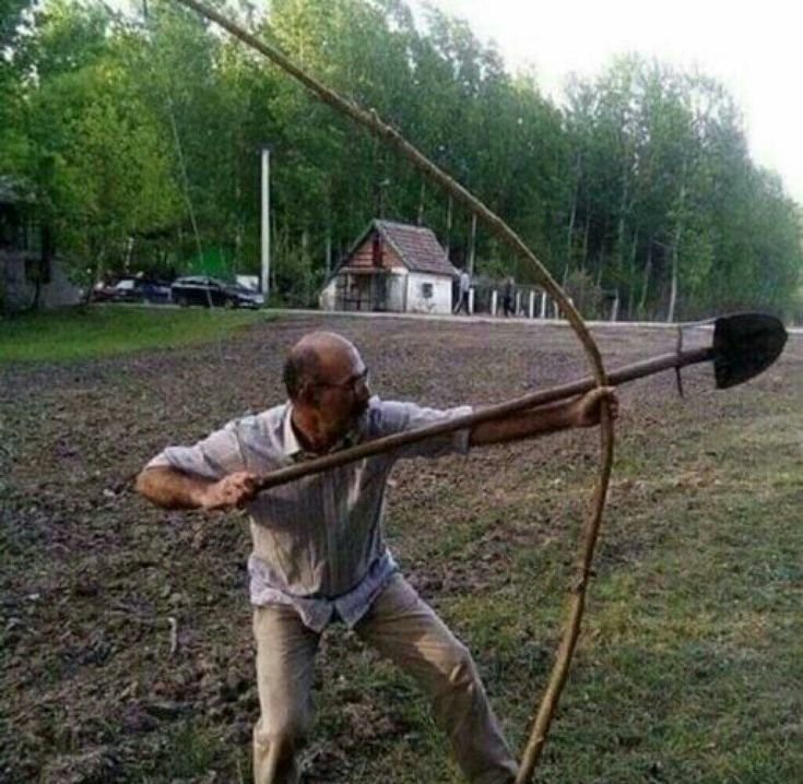 Лучник с лопатой