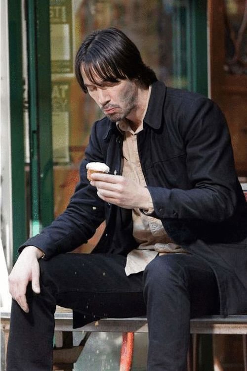 Грустный Киану Ривз