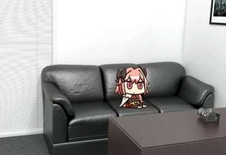 Черный кожаный диван кастинг