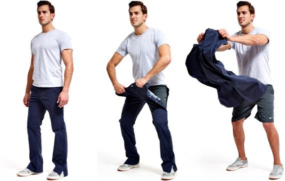 Парень надевает штаны